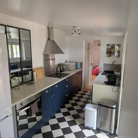 Casa vacanze Maison Calme Avec Terasse Proche Centre *