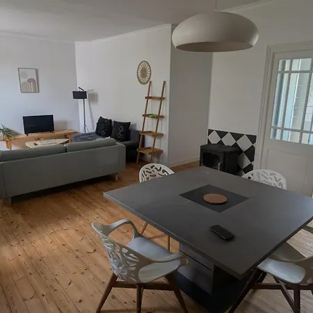 Casa vacanze Maison Calme Avec Terasse Proche Centre *