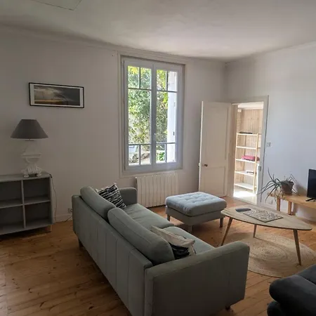 Maison Calme Avec Terasse Proche Centre *