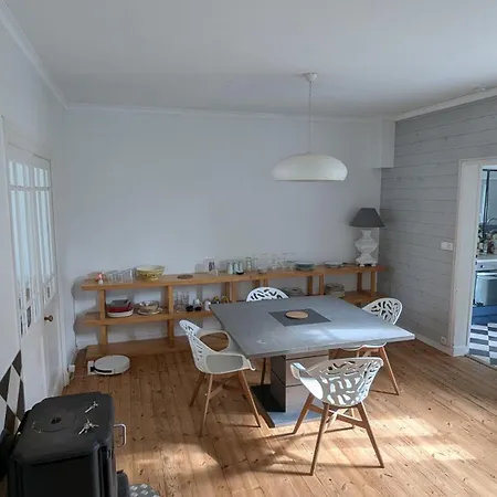 Casa vacanze Maison Calme Avec Terasse Proche Centre *